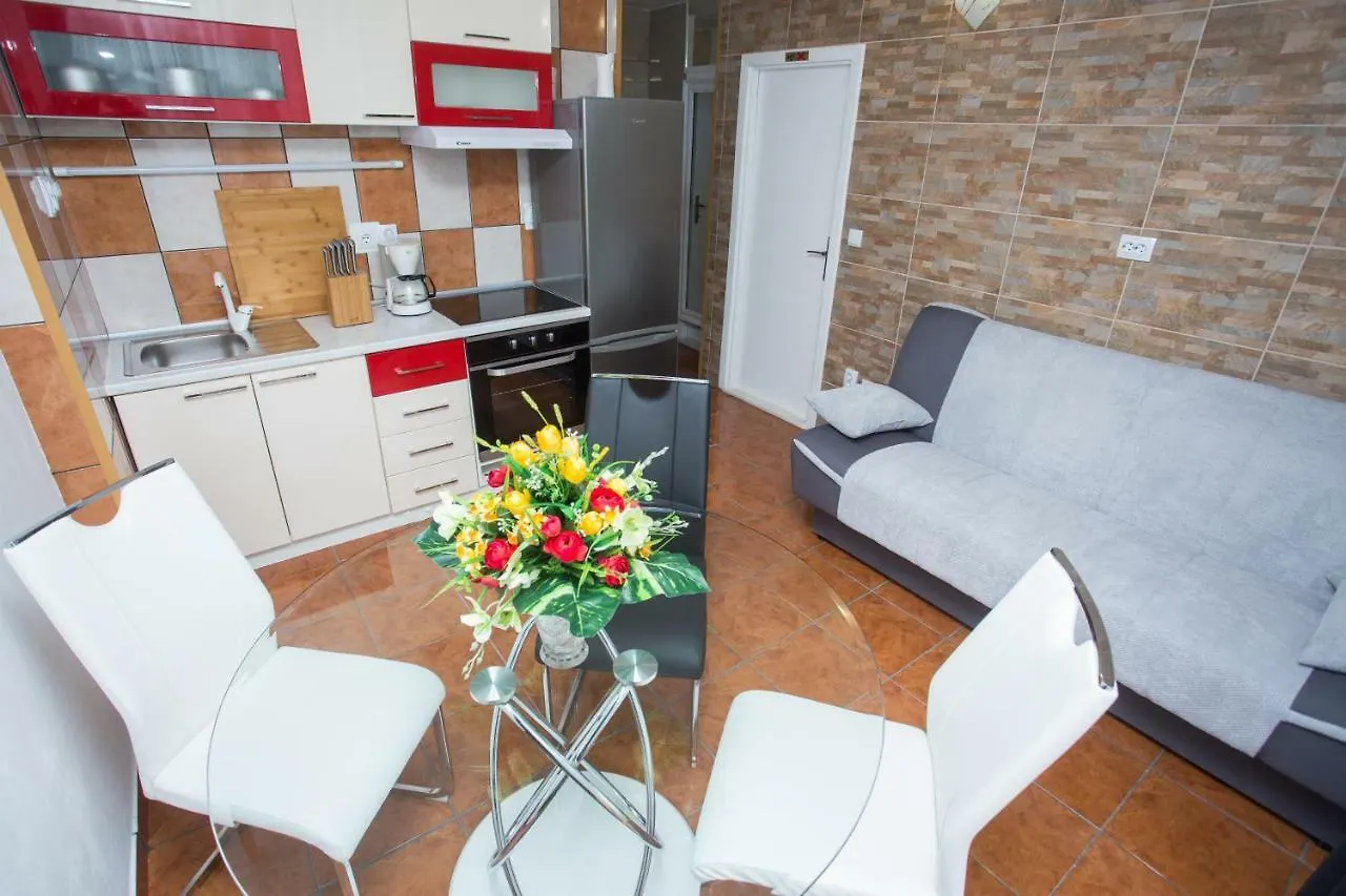 Apartmani Maras location